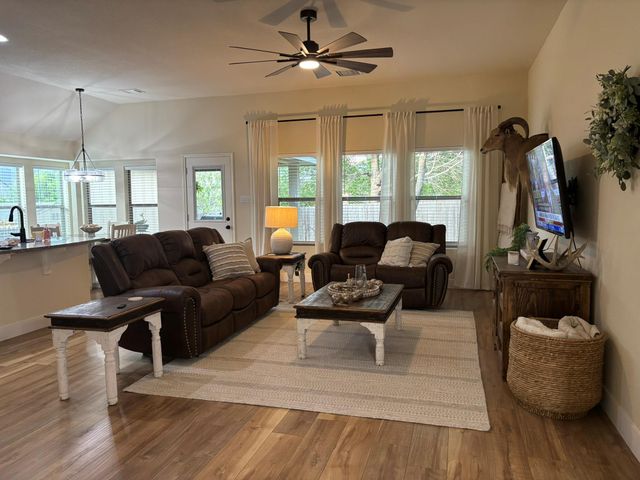 604 Cerezo DR, Leander, TX 78641