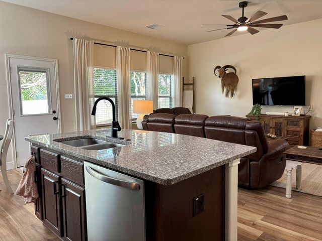 604 Cerezo DR, Leander, TX 78641