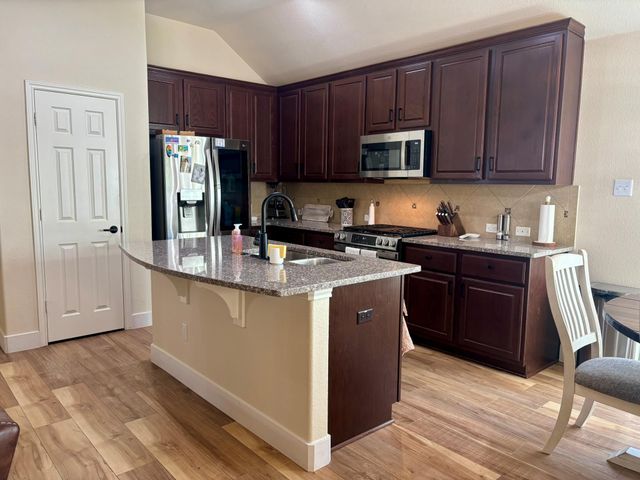604 Cerezo DR, Leander, TX 78641