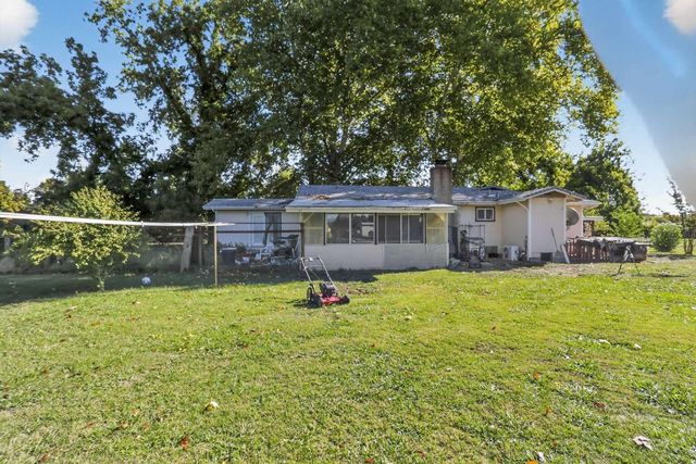 7408 Bridge Lane, Redding, CA 96002