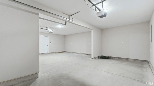 2880 Greenacre Court, Warsaw, IN 46582