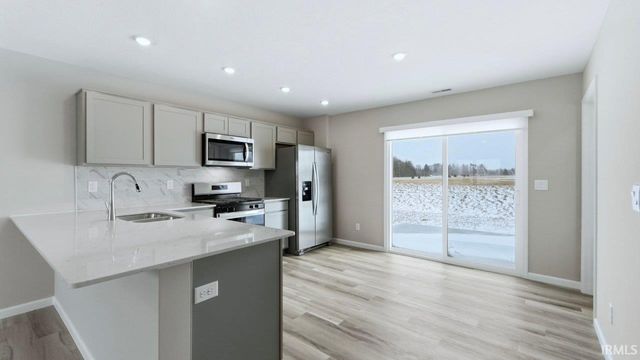 2880 Greenacre Court, Warsaw, IN 46582