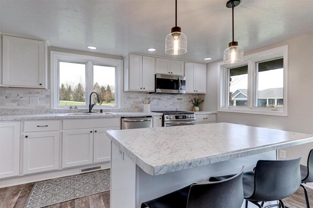 3811 BOWER CREEK ROAD, De Pere, WI 54115