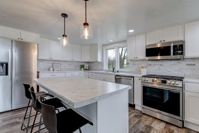3811 BOWER CREEK ROAD, De Pere, WI 54115