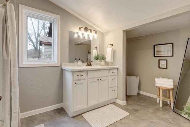 3811 BOWER CREEK ROAD, De Pere, WI 54115