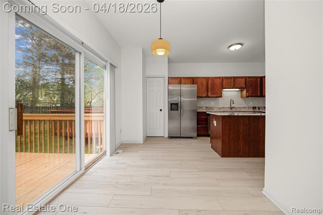 38182 Saratoga Circle Circle, Farmington Hills, MI 48331
