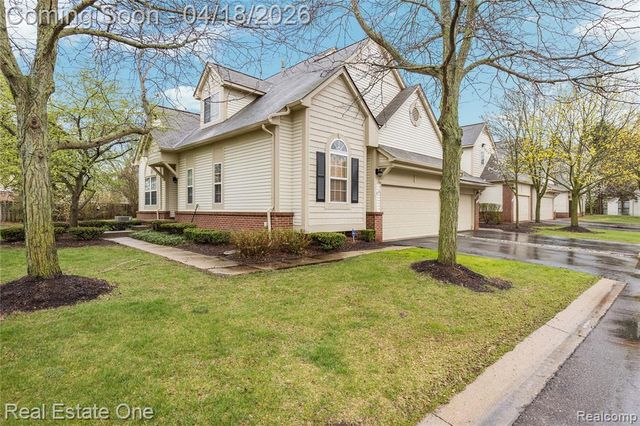 38182 Saratoga Circle Circle, Farmington Hills, MI 48331