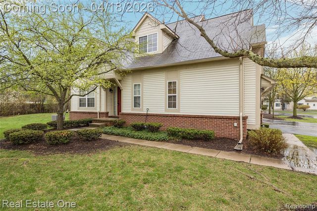 38182 Saratoga Circle Circle, Farmington Hills, MI 48331