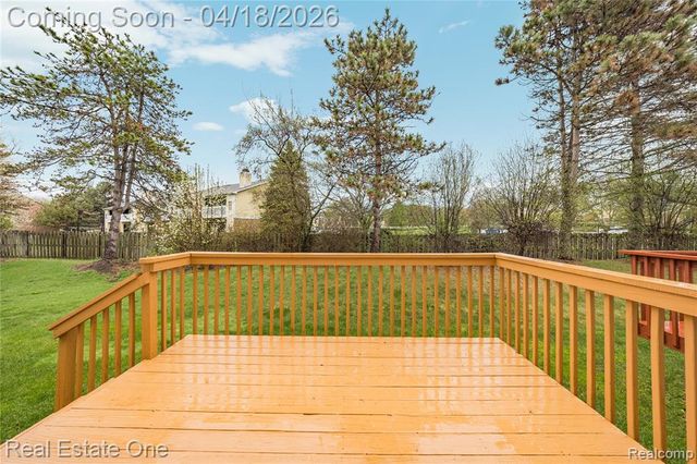 38182 Saratoga Circle Circle, Farmington Hills, MI 48331