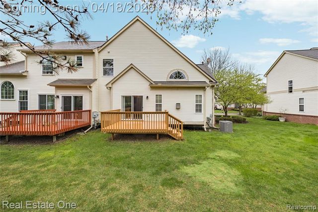 38182 Saratoga Circle Circle, Farmington Hills, MI 48331