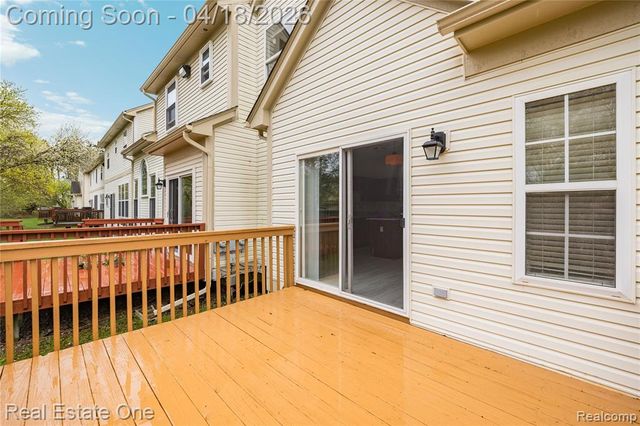 38182 Saratoga Circle Circle, Farmington Hills, MI 48331