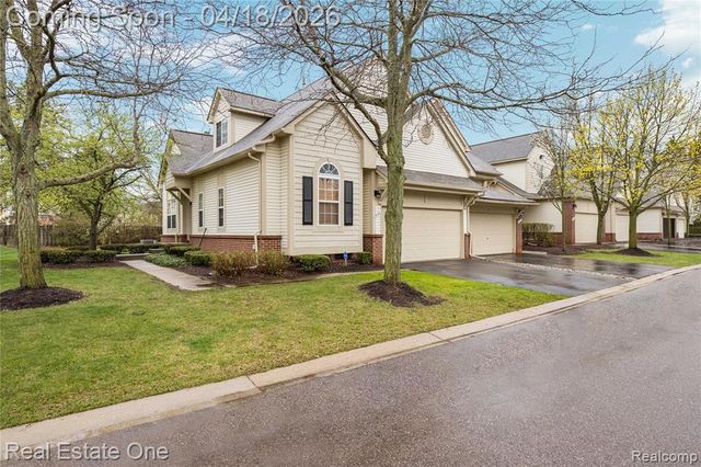 38182 Saratoga Circle Circle, Farmington Hills, MI 48331