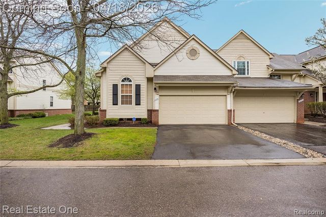 38182 Saratoga Circle Circle, Farmington Hills, MI 48331