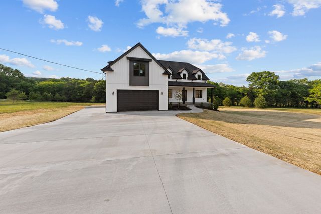 16 Paradise Hills Lane, Lebanon, TN 37090