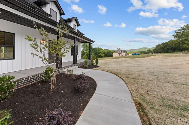 16 Paradise Hills Lane, Lebanon, TN 37090
