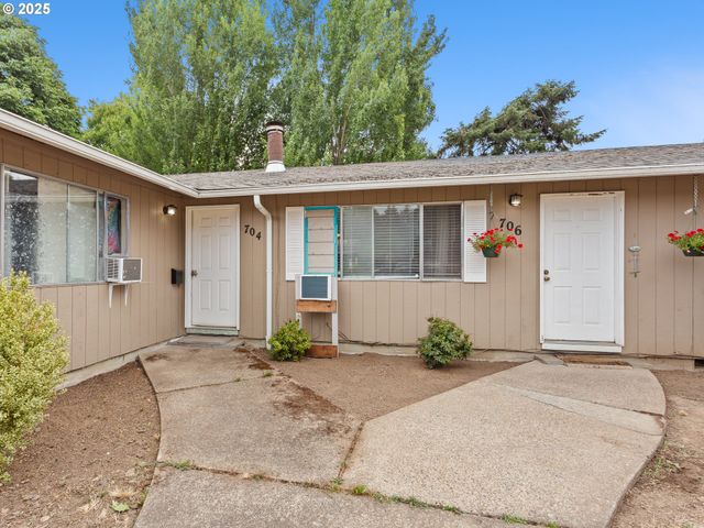 704 MAIN St, Dayton, OR 97114