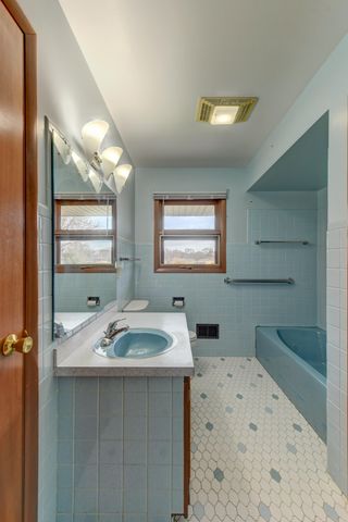 2680 W 59th Place, Merrillville, IN 46410