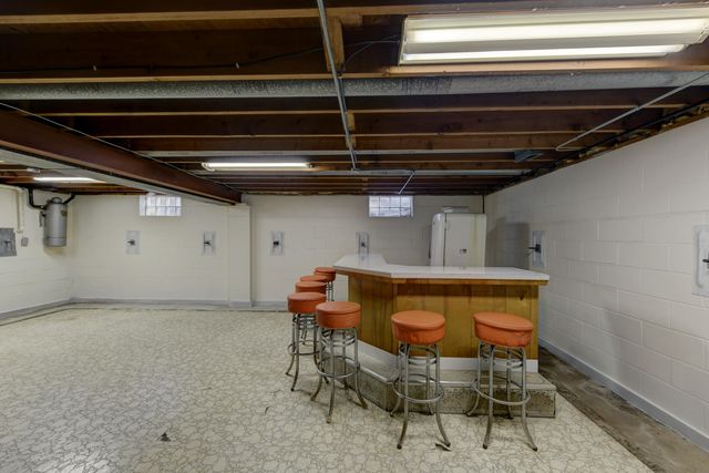 2680 W 59th Place, Merrillville, IN 46410