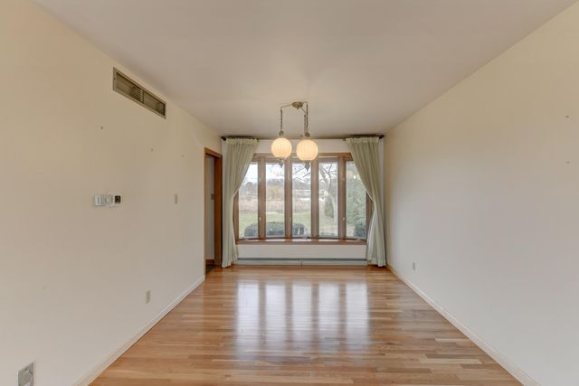 2680 W 59th Place, Merrillville, IN 46410