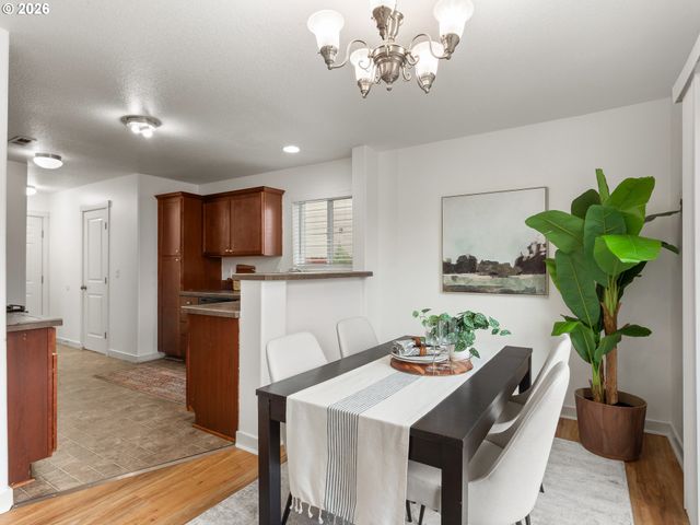 827 Nw 1ST Ave, Canby, OR 97013