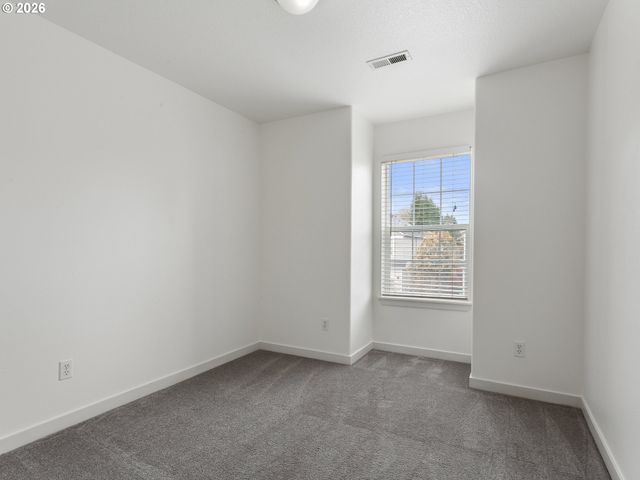 827 Nw 1ST Ave, Canby, OR 97013