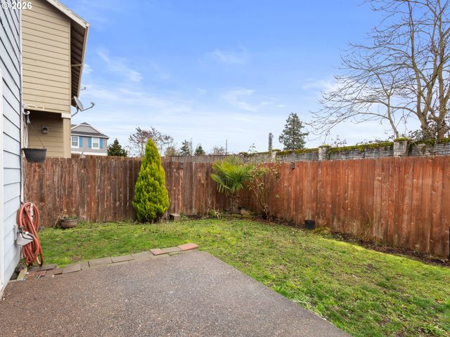 827 Nw 1ST Ave, Canby, OR 97013