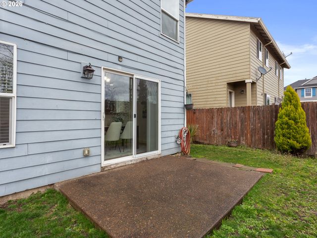 827 Nw 1ST Ave, Canby, OR 97013