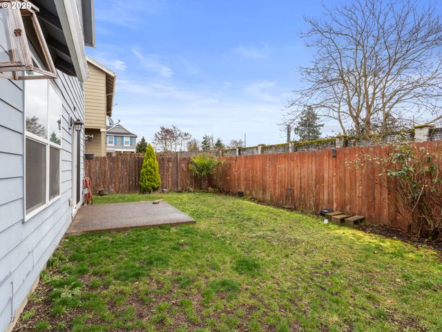 827 Nw 1ST Ave, Canby, OR 97013