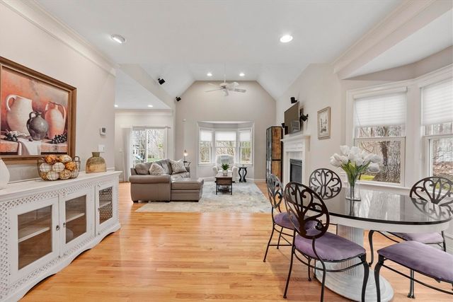 8 Mcneil Cir 8, Hopkinton, MA 01748