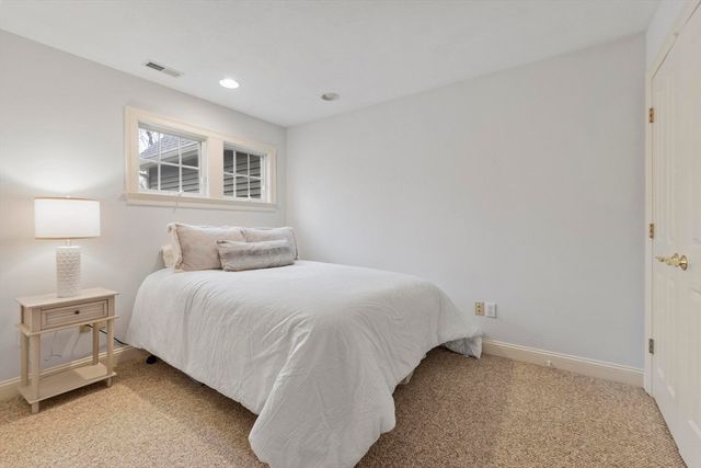 8 Mcneil Cir 8, Hopkinton, MA 01748