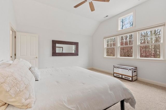 8 Mcneil Cir 8, Hopkinton, MA 01748