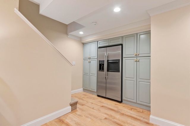 8 Mcneil Cir 8, Hopkinton, MA 01748