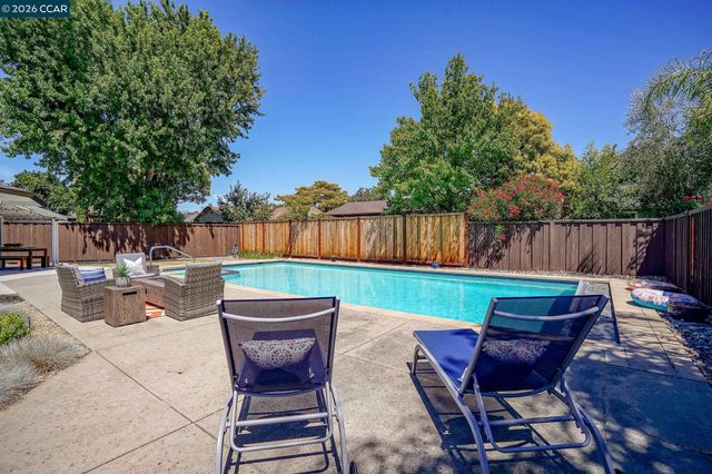 69 Fordham Ct, Pleasant Hill, CA 94523