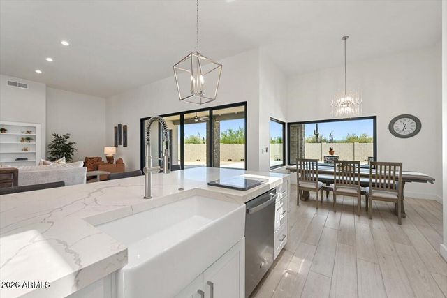 6027 E WILDCAT Drive, Cave Creek, AZ 85331