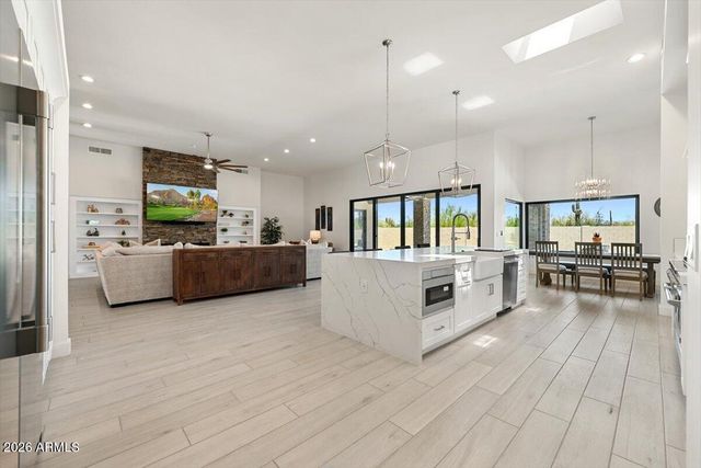 6027 E WILDCAT Drive, Cave Creek, AZ 85331
