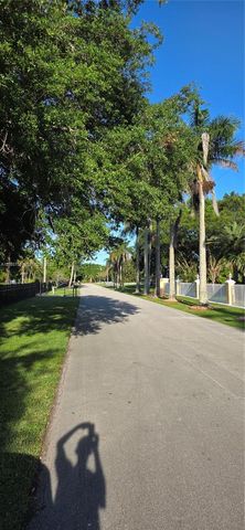 11650 NW 17th Ct, Plantation, FL 33323