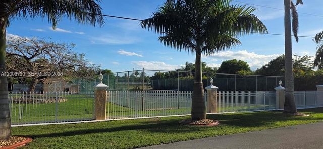 11650 NW 17th Ct, Plantation, FL 33323