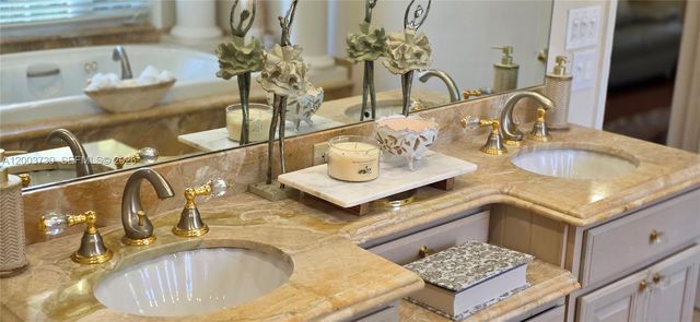 11650 NW 17th Ct, Plantation, FL 33323