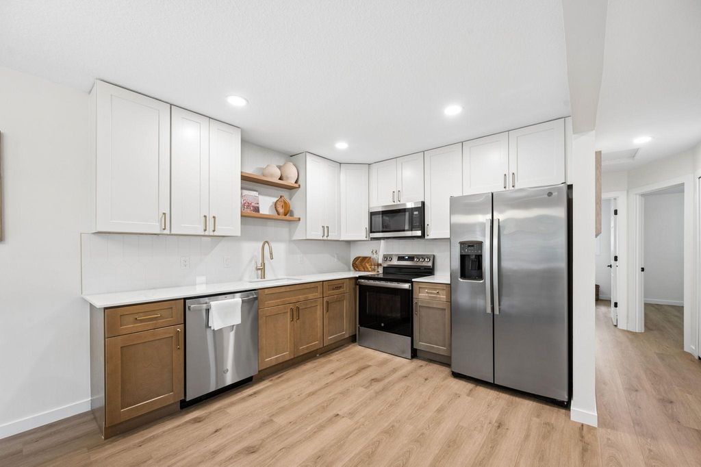 18121 Covington Path, Minnetonka, MN 55345 — photo 2