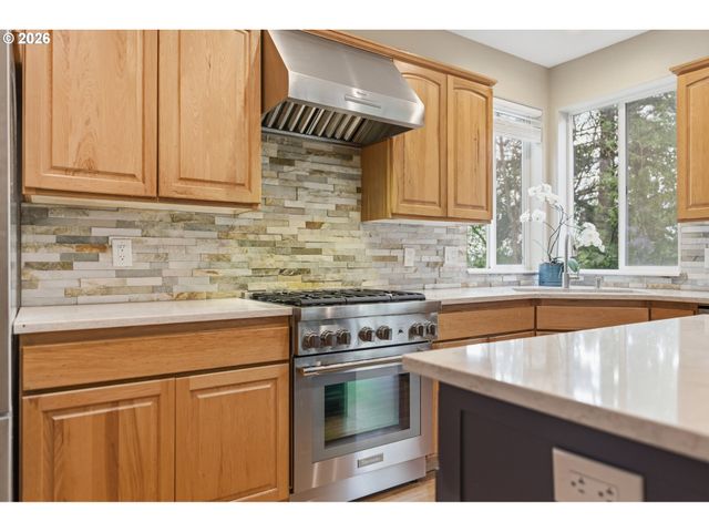 16455 Sw LOON Dr, Beaverton, OR 97007