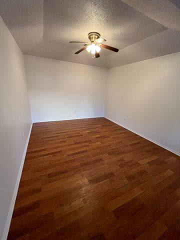 5221 84th Street, Lubbock, TX 79424