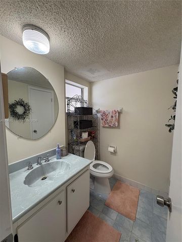 9340 Lagoon Place 202, Davie, FL 33324