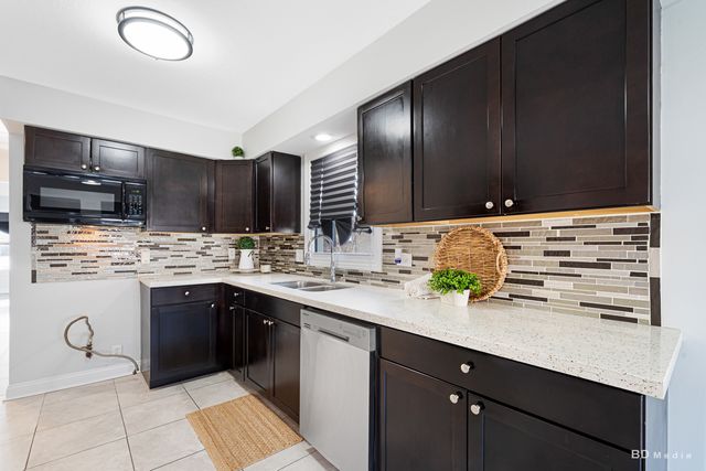 281 E 163rd Street, Harvey, IL 60426