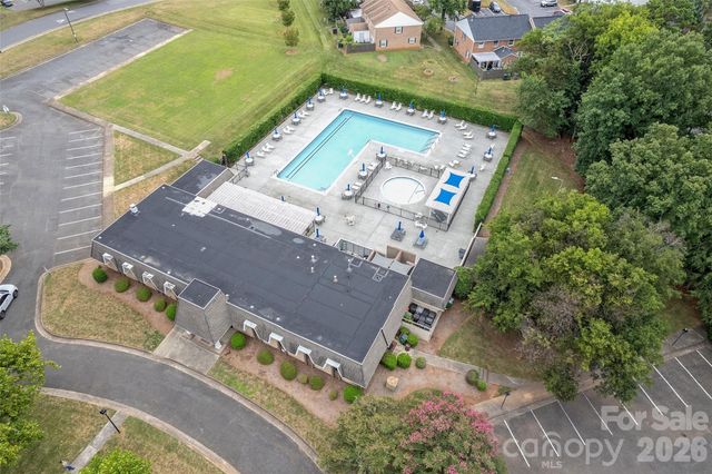 8300 Knights Bridge Road, Charlotte, NC 28210