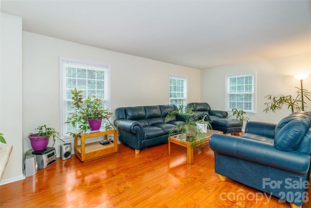 8300 Knights Bridge Road, Charlotte, NC 28210