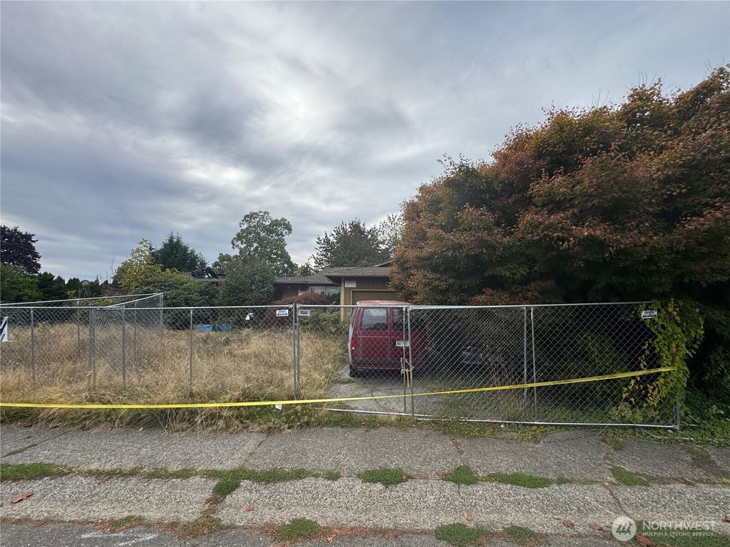 17013 159th Place SE, Renton, WA 98058