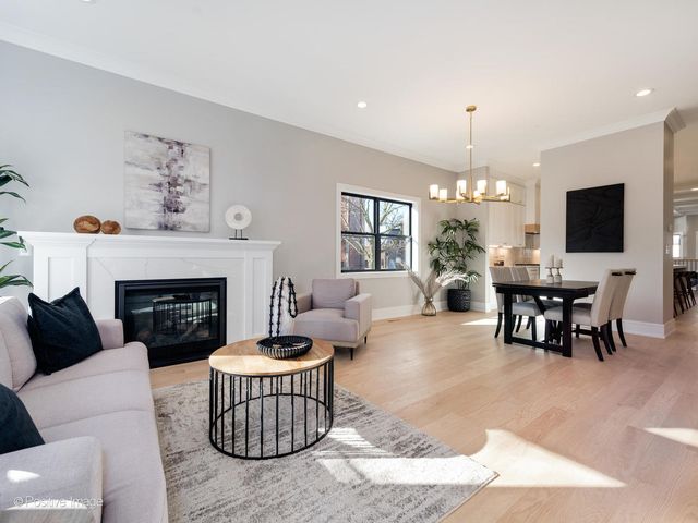 2902 N Seeley Avenue, Chicago, IL 60618