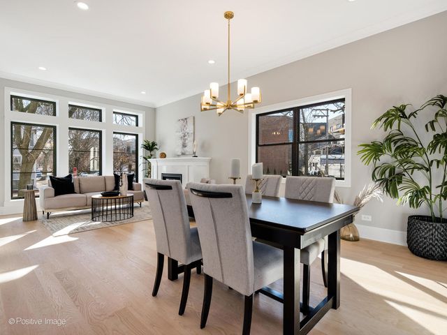 2902 N Seeley Avenue, Chicago, IL 60618