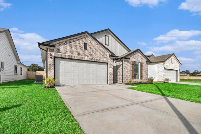 3747 Crawford Street, Bay City, TX 77414