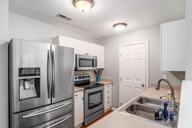 5897 Andrew John Drive, 17, New Albany, OH 43054